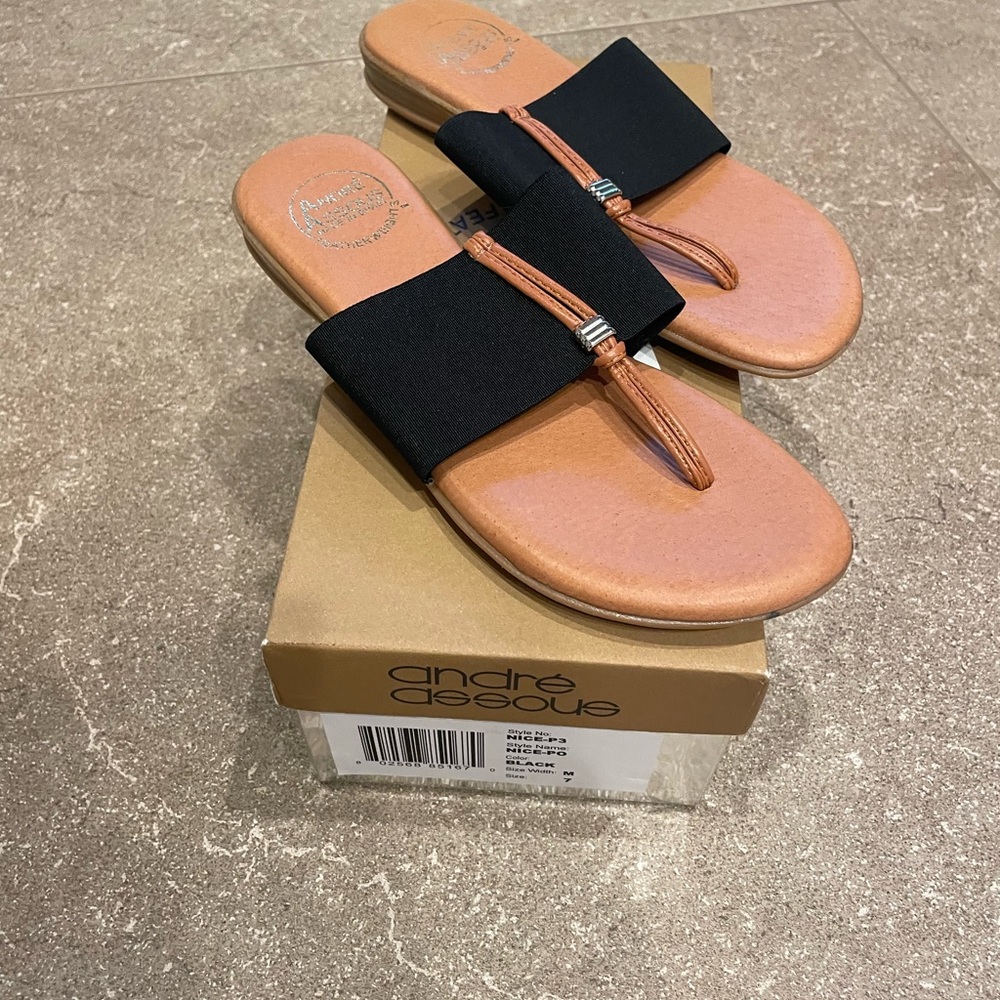 Andre Assous brand new sandals